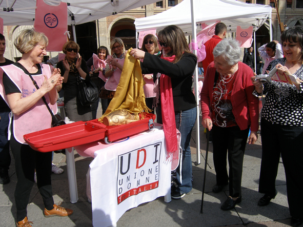 9 arrivo e sosta a Piazza Maggiore